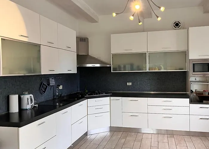 Indipendente Con Piscina Privata 别墅